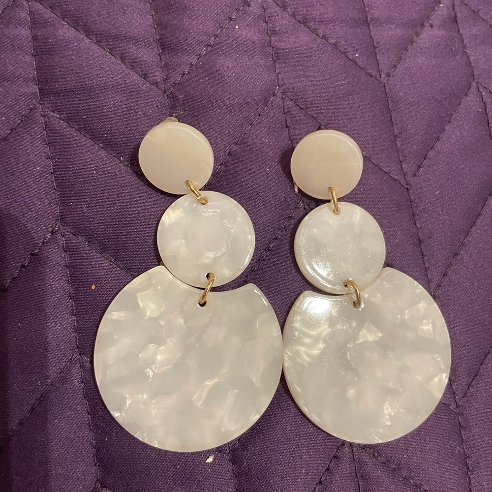 Super lightweight earrings!